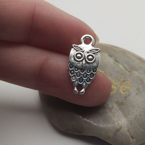 Silver whimsical owl charm - Picture 2 of 2